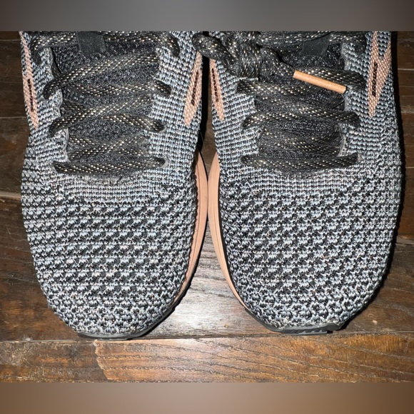 Brooks Revel 2 Womens SZ US 8 Running Shoe Sneaker 1202811B038 Gold/Black - Picture 13 of 14